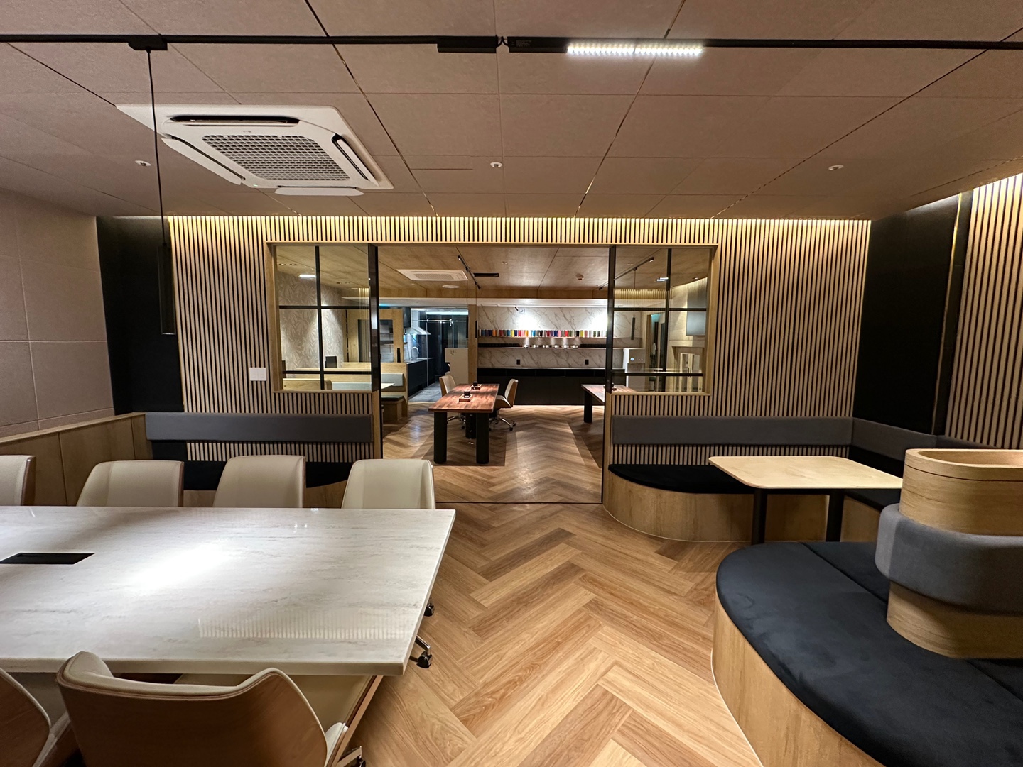 NOMAD LIVE common area