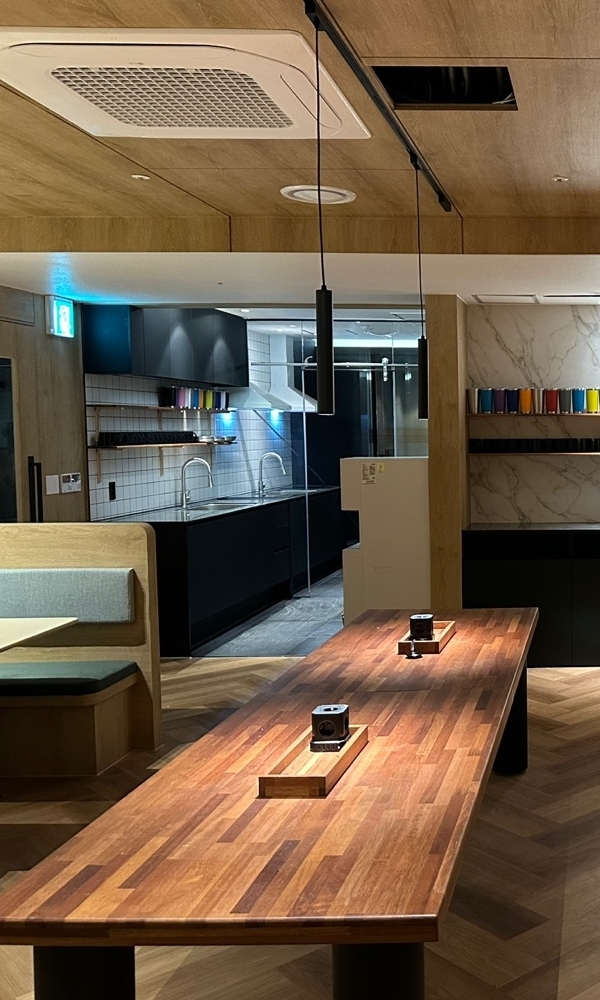 NOMAD LIVE kitchen dining